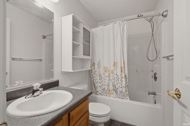8824 Eventer Trail, Fort Wayne, IN 46825