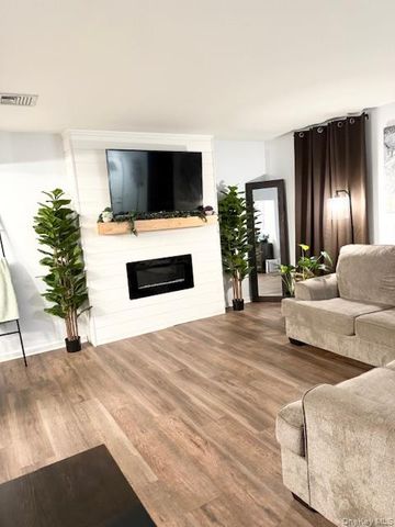 171 County Route 49, Slate Hill, NY 10973