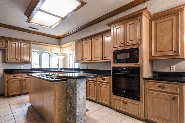 19830 Atascocita Pines Drive, Humble, TX 77346