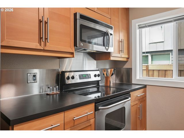 4934 Ne 32ND Pl, Portland, OR 97211
