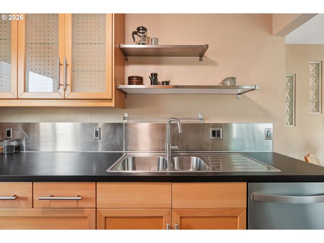 4934 Ne 32ND Pl, Portland, OR 97211