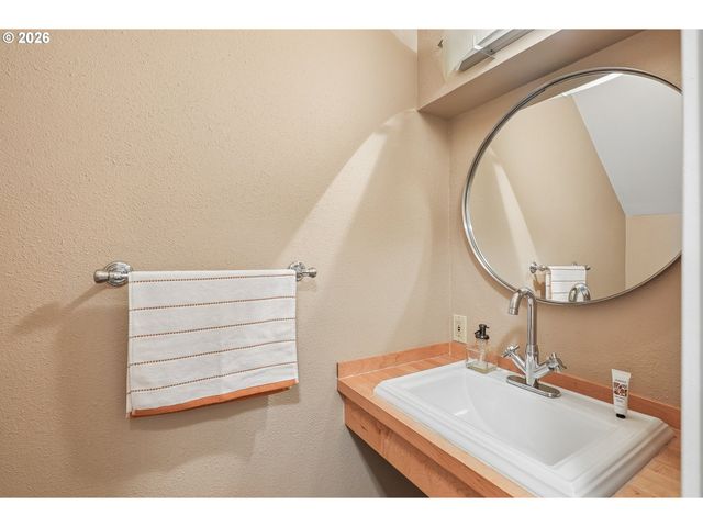 4934 Ne 32ND Pl, Portland, OR 97211