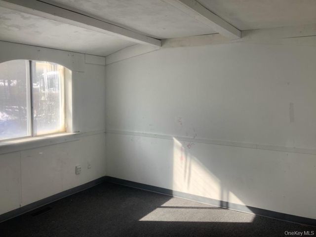 134 Hill Crescent, Calverton, NY 11933