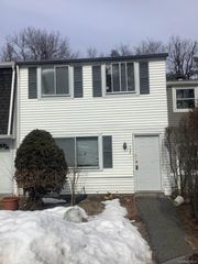 134 Hill Crescent, Calverton, NY 11933