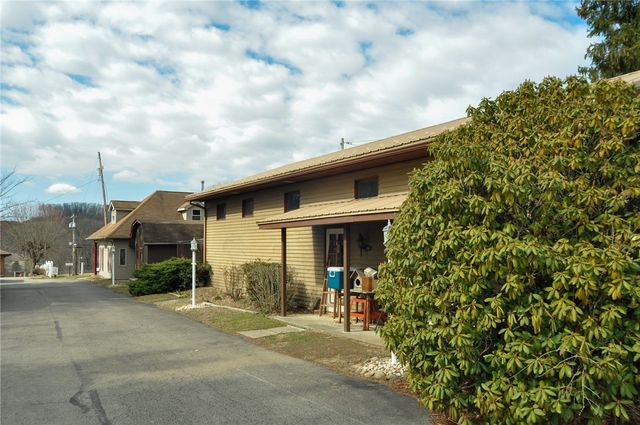 440 N CENTER AVE., New Stanton, PA 15672