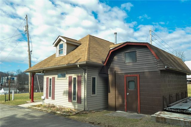 440 N CENTER AVE., New Stanton, PA 15672