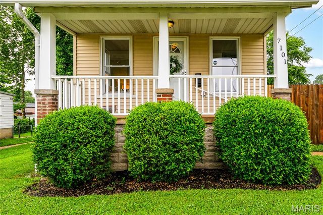 7101 Lindenwood Place, St Louis, MO 63109