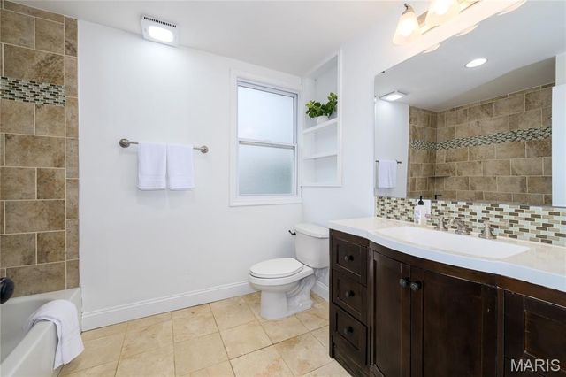 7101 Lindenwood Place, St Louis, MO 63109