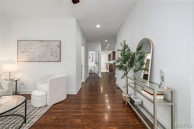 7101 Lindenwood Place, St Louis, MO 63109