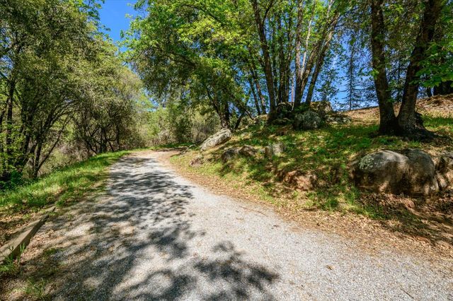 4910 Chisholm Trl, Placerville, CA 95667
