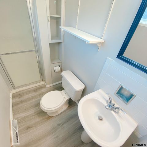 101 E 28 Avenue, Bellevue, NE 68005