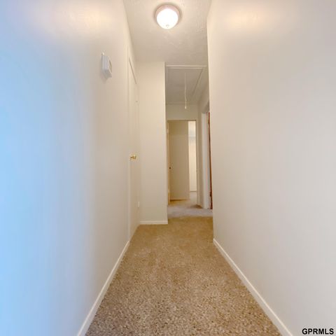 101 E 28 Avenue, Bellevue, NE 68005