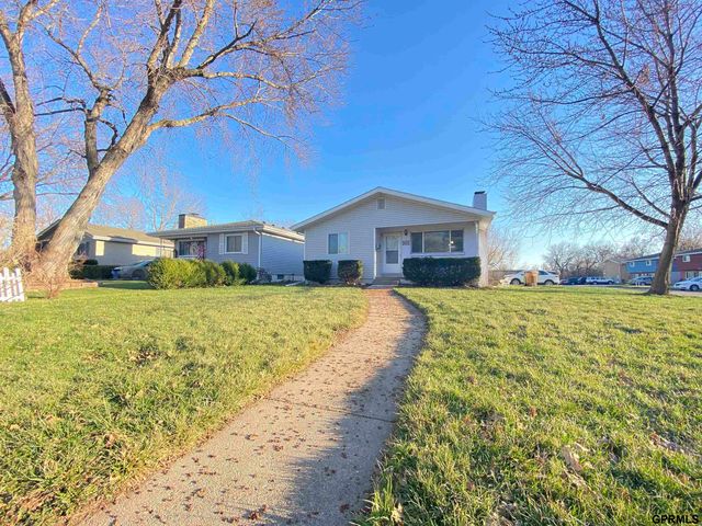 101 E 28 Avenue, Bellevue, NE 68005