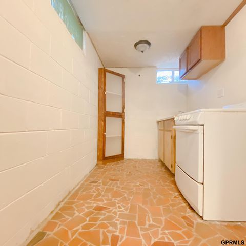 101 E 28 Avenue, Bellevue, NE 68005