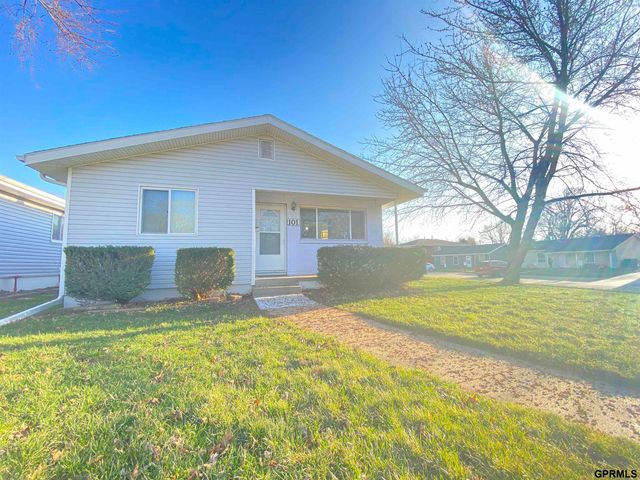 101 E 28 Avenue, Bellevue, NE 68005