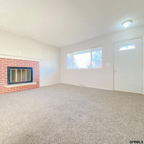 101 E 28 Avenue, Bellevue, NE 68005