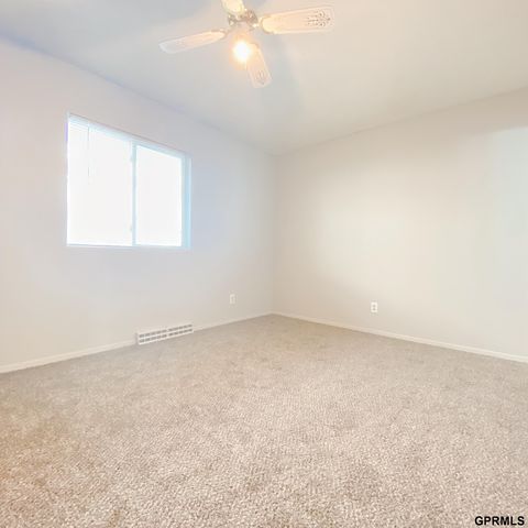 101 E 28 Avenue, Bellevue, NE 68005