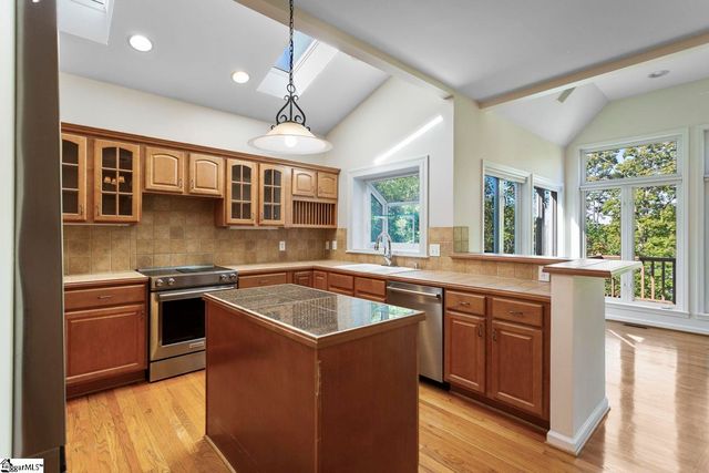 110 Pinnacle Pointe Drive, Seneca, SC 29672