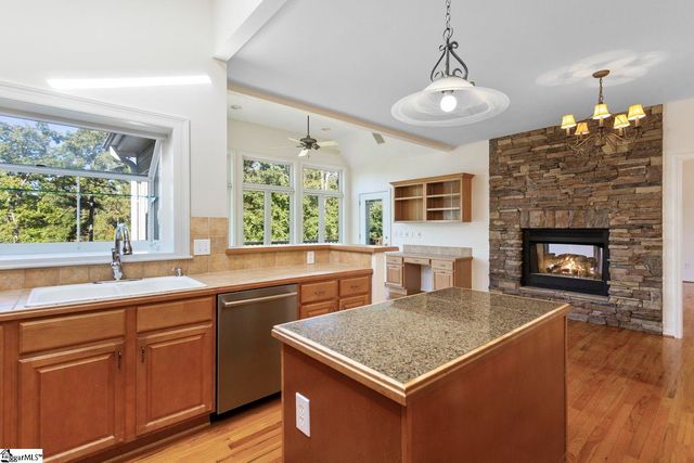 110 Pinnacle Pointe Drive, Seneca, SC 29672