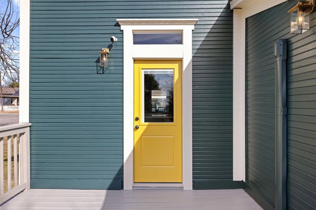 1019 W 4th ST, Taylor, TX 76574