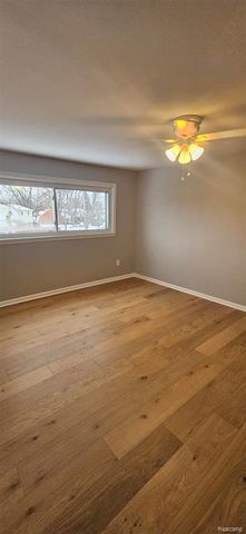 31275 Saratoga Avenue, Warren, MI 48093