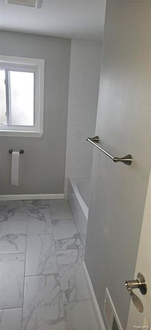 31275 Saratoga Avenue, Warren, MI 48093