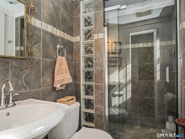 1566 Long Ridge Road, Stamford, CT 06903