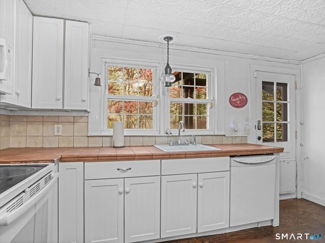 1566 Long Ridge Road, Stamford, CT 06903