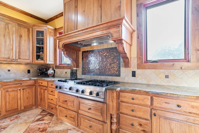 1561 Fm 934, Blum, TX 76627