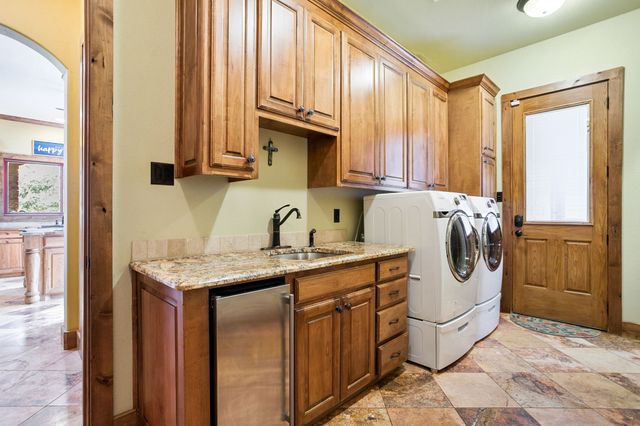 1561 Fm 934, Blum, TX 76627