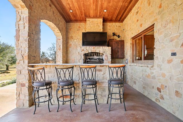 1561 Fm 934, Blum, TX 76627