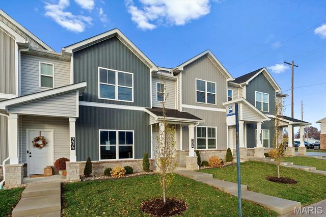204 W State Street, O'fallon, IL 62269