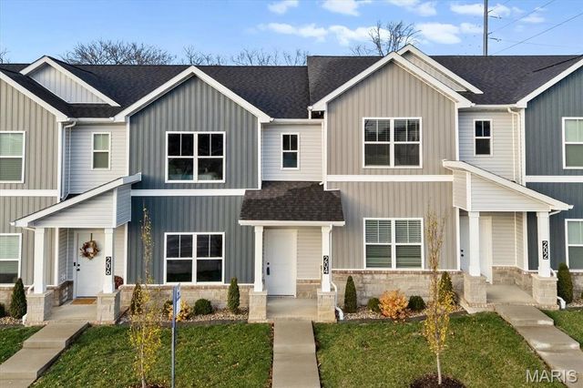 204 W State Street, O'fallon, IL 62269