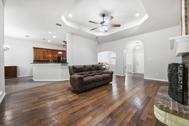 5992 Red Bud Road, Fort Worth, TX 76135