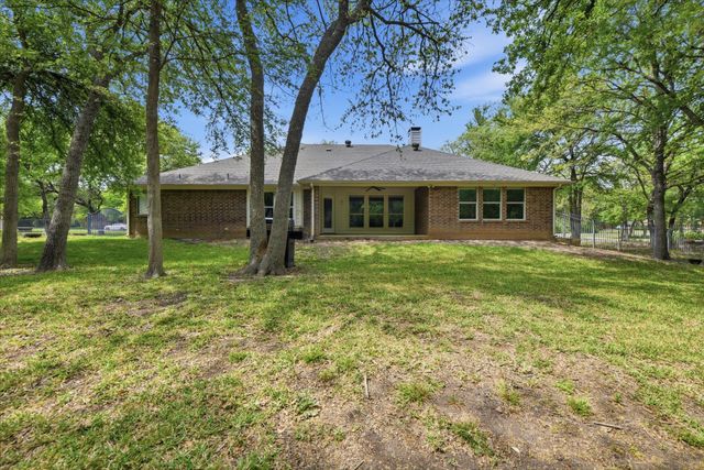 5992 Red Bud Road, Fort Worth, TX 76135