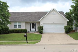 425 Valley Oaks Drive, Wentzville, MO 63385