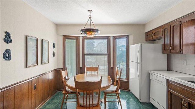 12325 W 100th Street, Lenexa, KS 66215