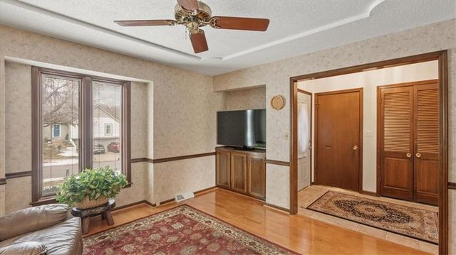 12325 W 100th Street, Lenexa, KS 66215