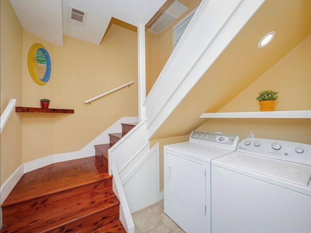 1159 Navasota St, Austin, TX 78702