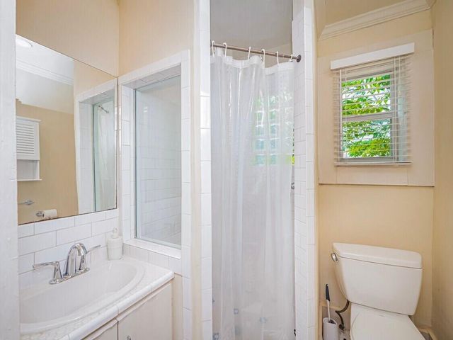 1159 Navasota St, Austin, TX 78702