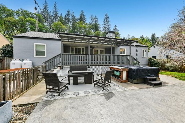 1371 Martin Ln, Placerville, CA 95667