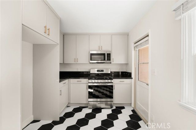 2151 Euclid Avenue, Long Beach, CA 90815