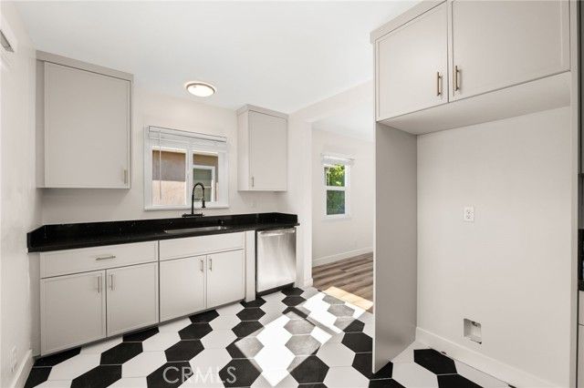 2151 Euclid Avenue, Long Beach, CA 90815