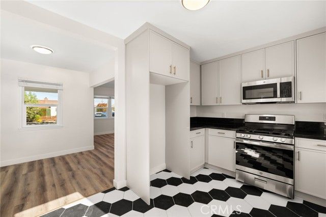 2151 Euclid Avenue, Long Beach, CA 90815