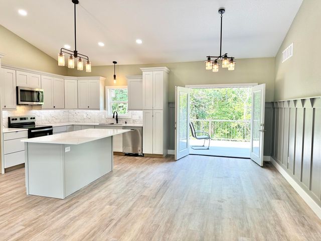 97 Sparrow Lane, Shell Knob, MO 65747