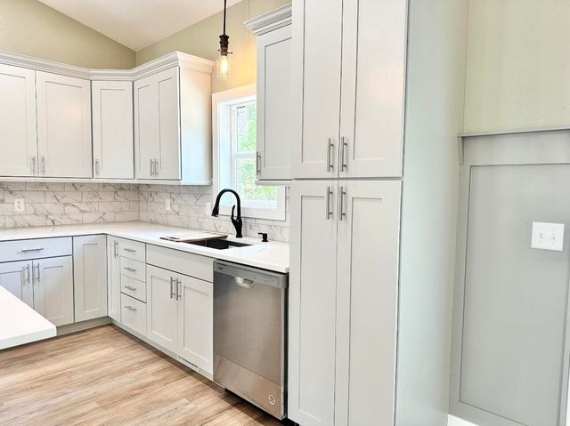 97 Sparrow Lane, Shell Knob, MO 65747