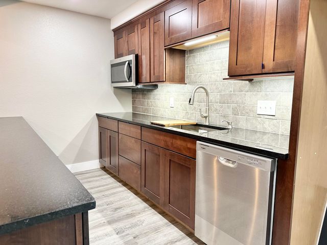 97 Sparrow Lane, Shell Knob, MO 65747