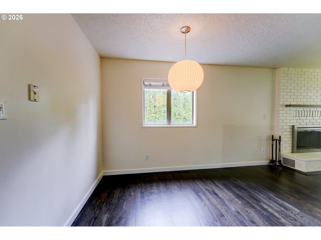 124 Ne 143RD Ave, Portland, OR 97230