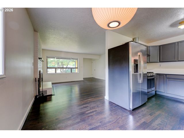 124 Ne 143RD Ave, Portland, OR 97230
