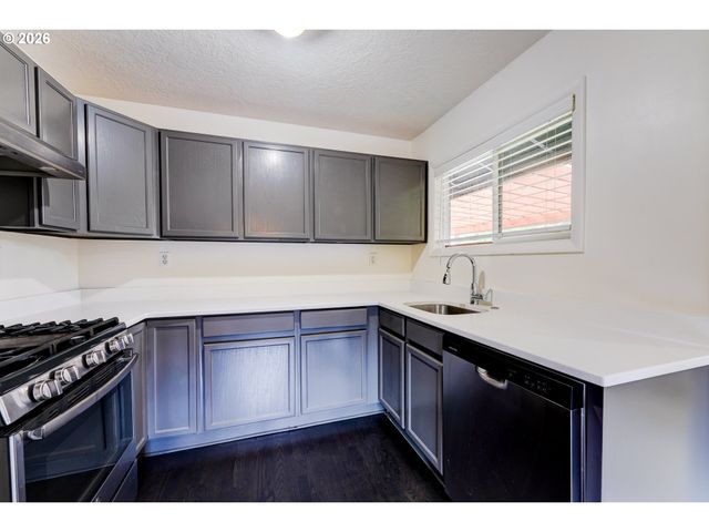 124 Ne 143RD Ave, Portland, OR 97230
